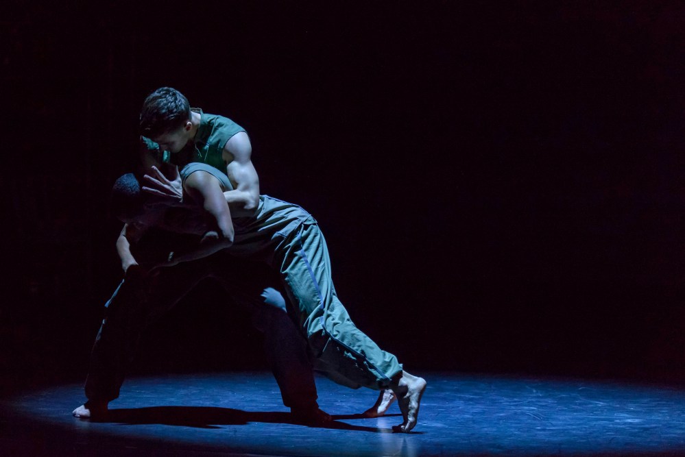 BalletBoyz® FALLEN 2013 4 credit Panayiotis Sinnos