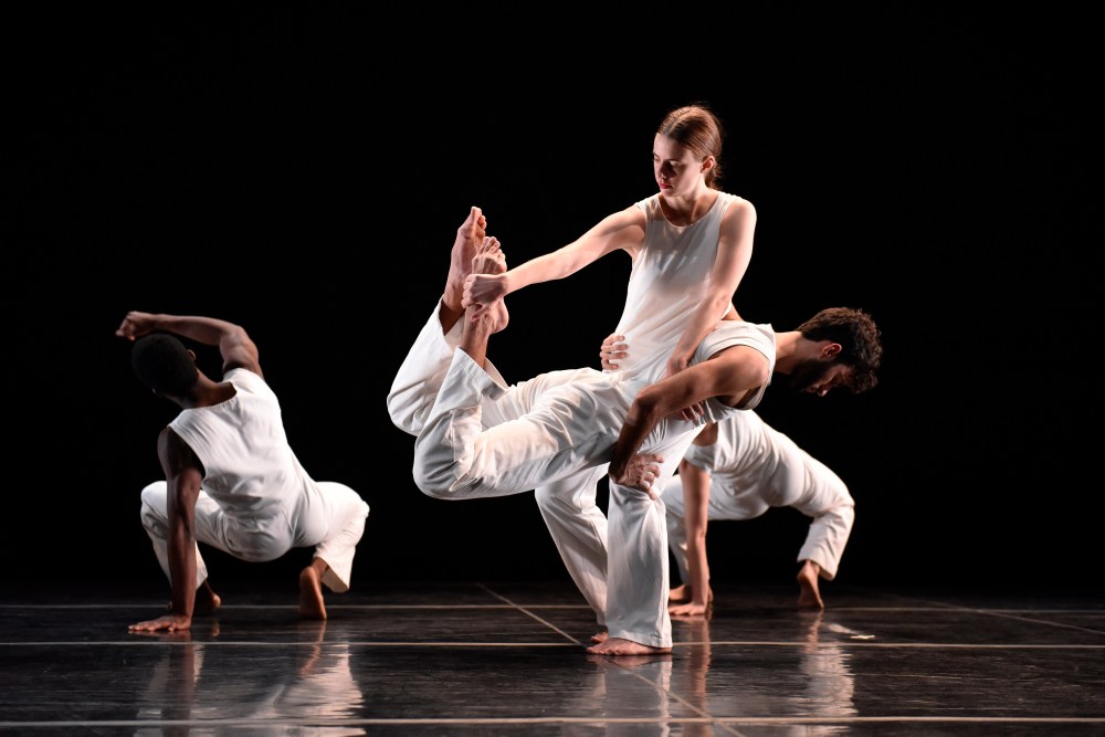 Trisha Brown Dance Company in Geometry of Quiet. Photo by Stephanie Berger.