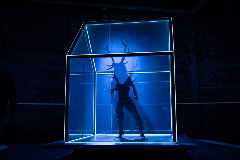 The Hunt at the Almeida. Marc Brenner (9)